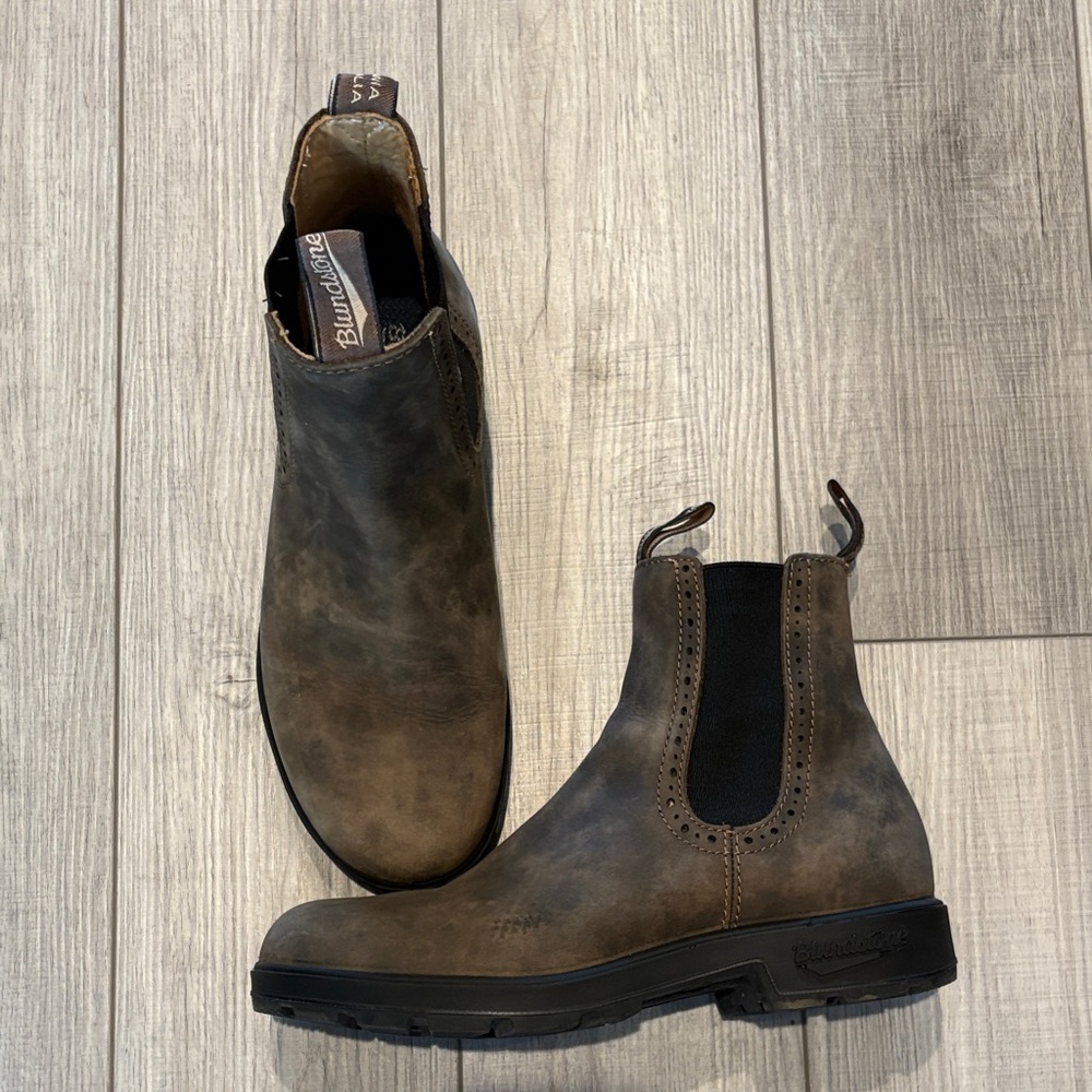 Blundstone Women’s Originals in Rustic Brown Boots. SZ 9.5 US 6.5 AUS/UK